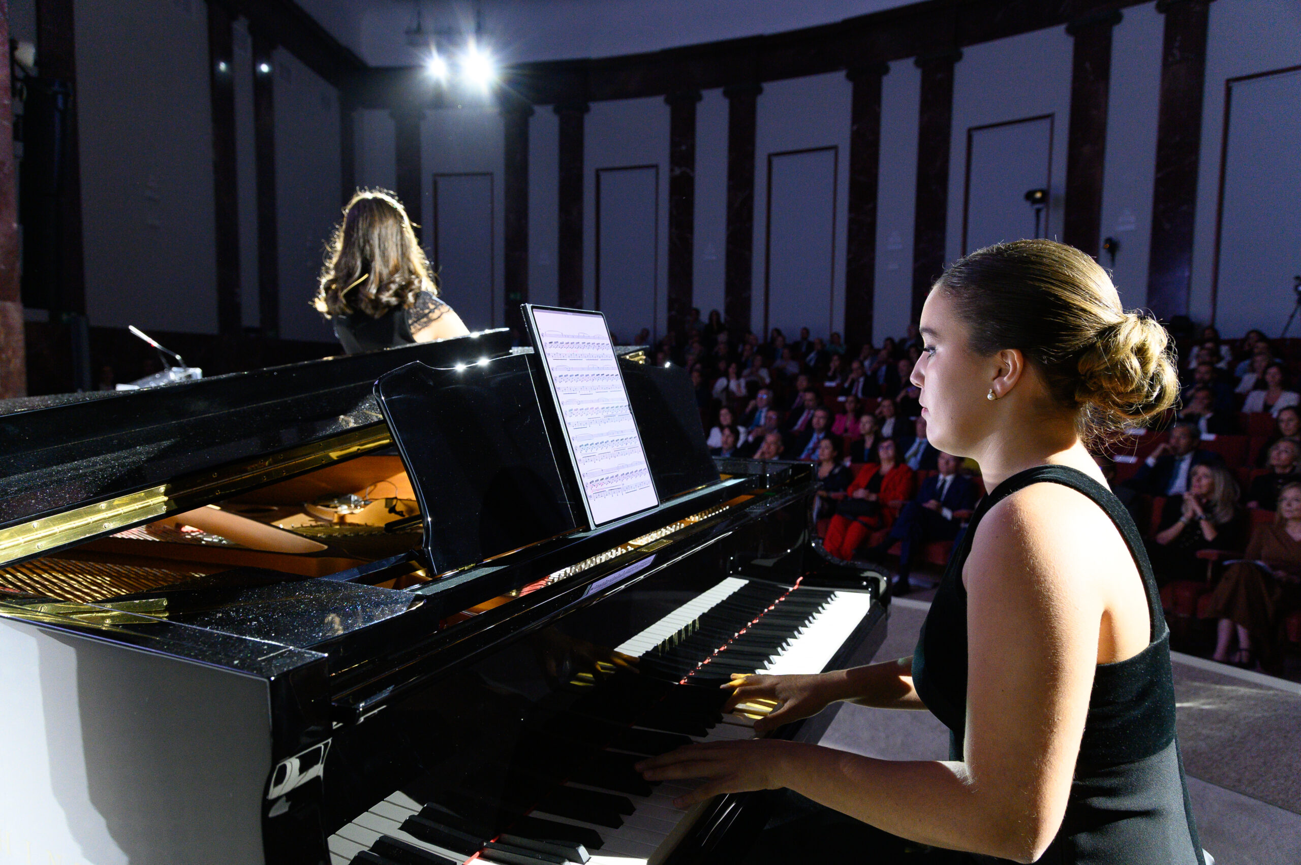 Actuación de Norah Wanton en los Premios Talgo 2025